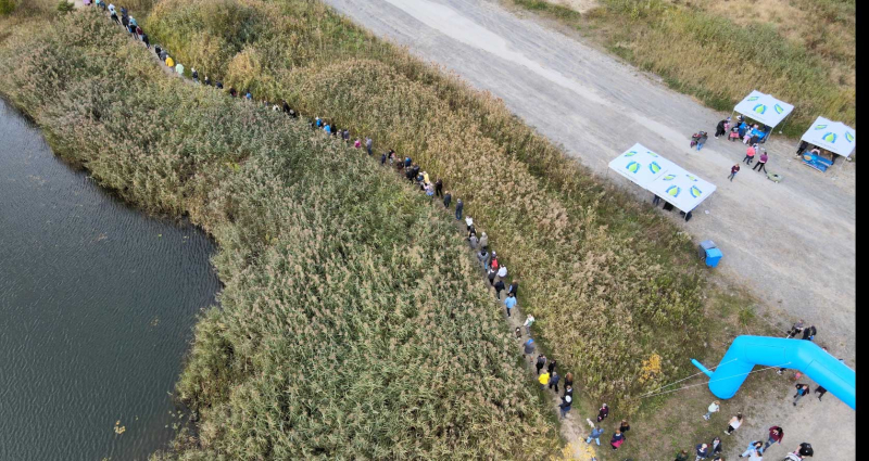 Les marcheurs dans le sentier entre les deux lacs à Saint-Lin-Laurentides marchest lin2